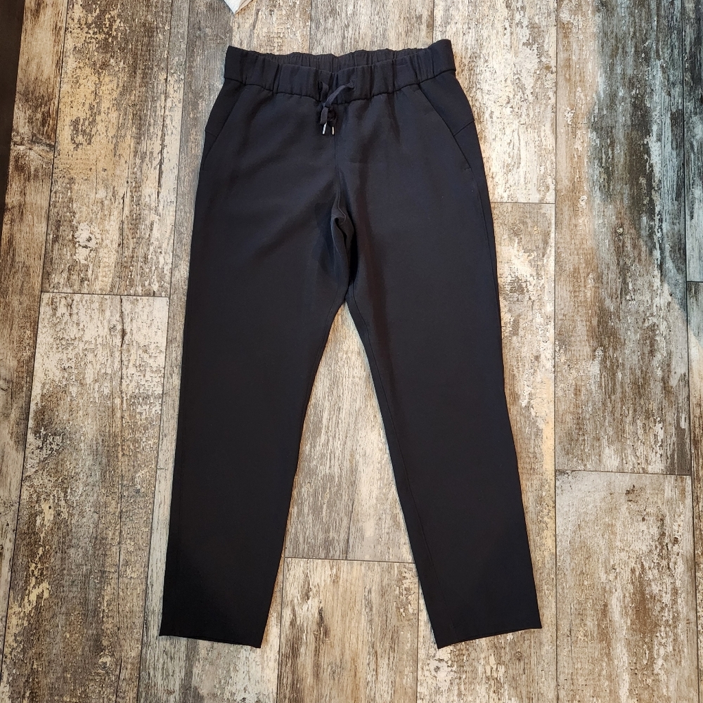 Lululemon on the fly "woven" pants